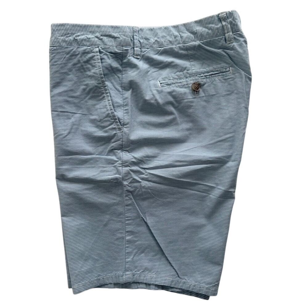 Johnnie O Shorts Chambray Blue White Stripe Size 34 Casual Golf Travel Summer